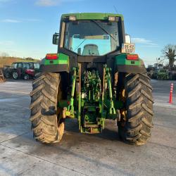 John Deere 6800