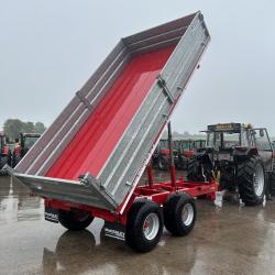 Unused McCauley 14.5 x 7.5 Tipping trailer
