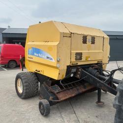 New Holland BR560A