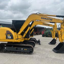x2 Komatsu PC 70-8