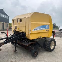 New Holland BR560A
