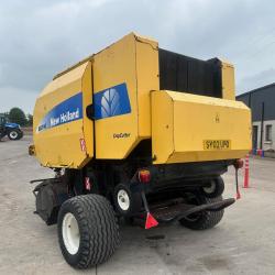 New Holland BR740