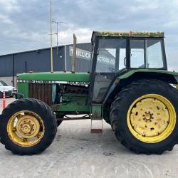 John Deere 3140