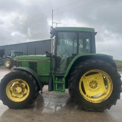 John Deere 6400