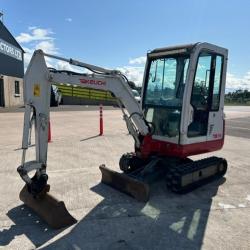 Takeuchi TB016 C/W x6 Buckets, Ripper, Grab, Mulcher