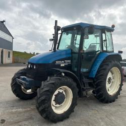 New Holland TS 100