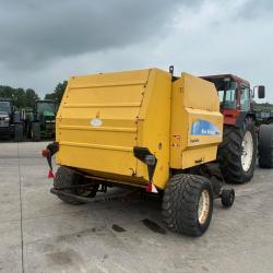 New Holland BR560A