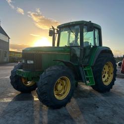 John Deere 6800