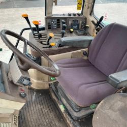 John Deere 6810