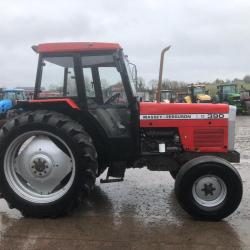Massey Ferguson 390