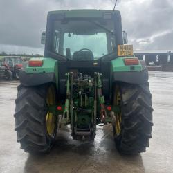 John Deere 6400