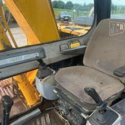 JCB JS 130