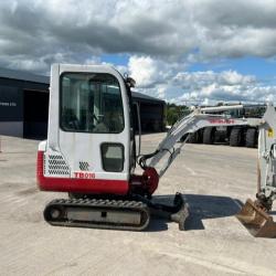 Takeuchi TB016 C/W x6 Buckets, Ripper, Grab, Mulcher