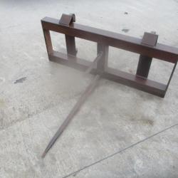 Bale Spike On Old Style Quicke Brackets