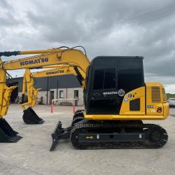 x2 Komatsu PC 70-8