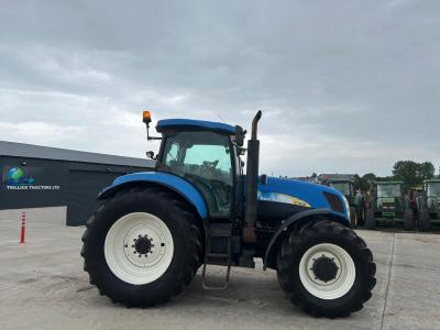 New Holland T7030