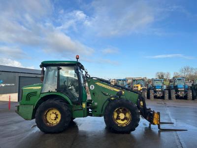 John Deere 3800