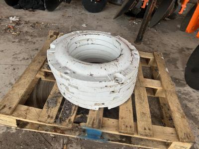 x6 New Holland 50KG 38’ Wheel Weights